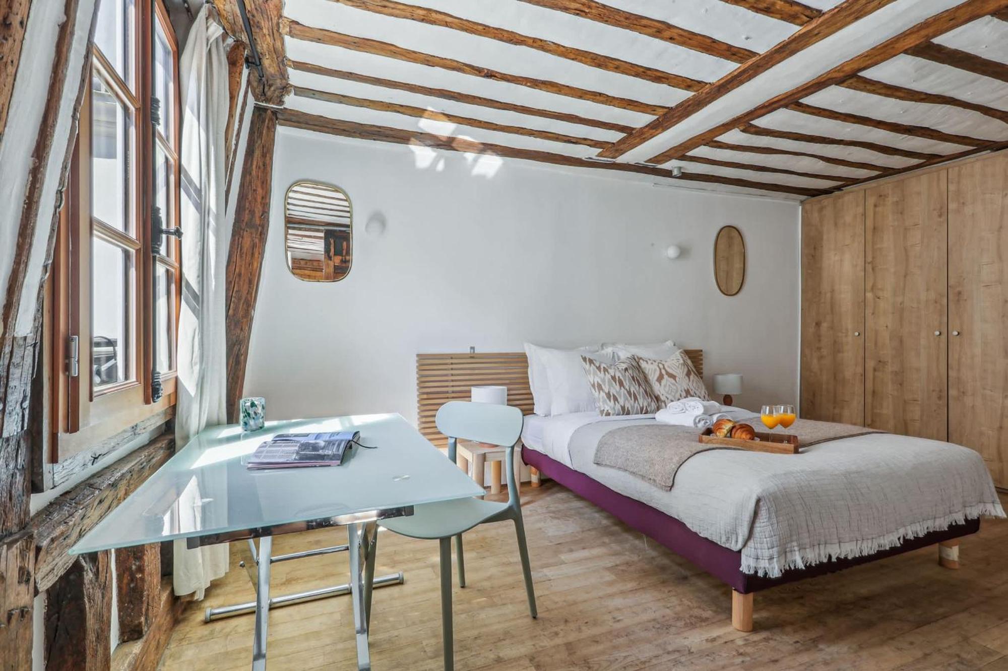 1Br Steps From The Louvre & Palais Royal & Opera Flat *